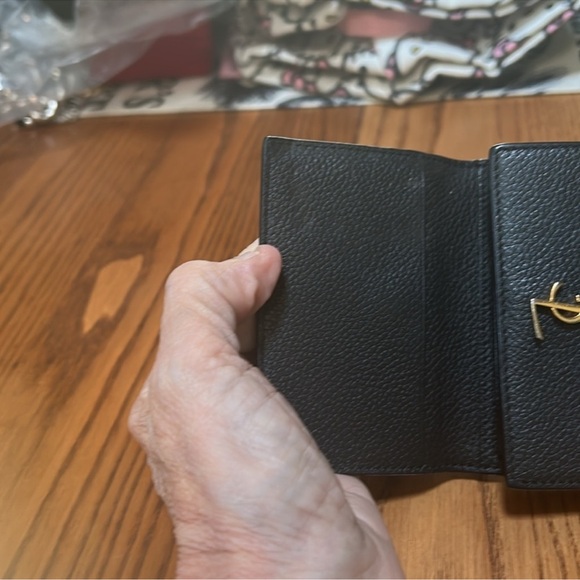 YSL Authentic Yves Saint Laurent Black Leather Key Holder with Gold Hardware - Picture 9 of 12